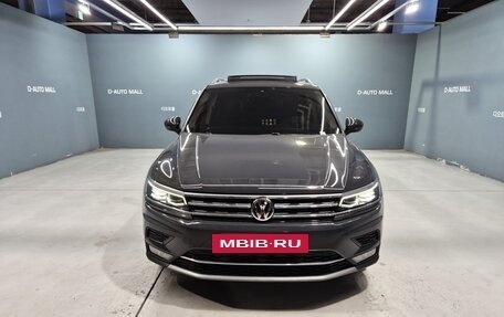 Volkswagen Tiguan II, 2019 год, 2 490 000 рублей, 2 фотография