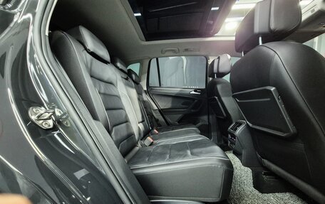 Volkswagen Tiguan II, 2019 год, 2 490 000 рублей, 18 фотография