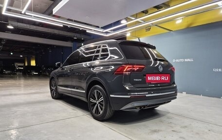 Volkswagen Tiguan II, 2019 год, 2 490 000 рублей, 4 фотография