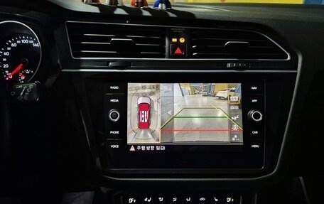 Volkswagen Tiguan II, 2019 год, 2 490 000 рублей, 15 фотография