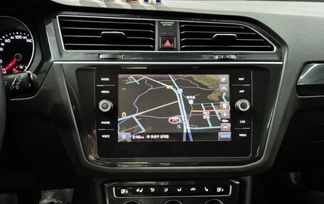 Volkswagen Tiguan II, 2019 год, 2 490 000 рублей, 19 фотография