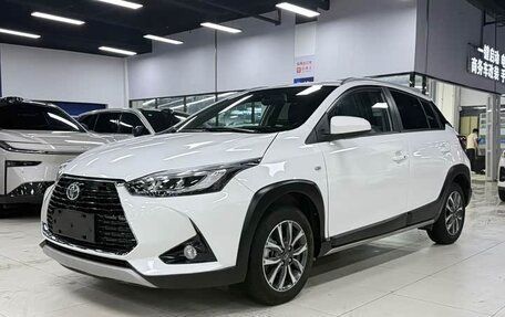 Toyota Yaris XP150 рестайлинг, 2022 год, 1 170 000 рублей, 3 фотография