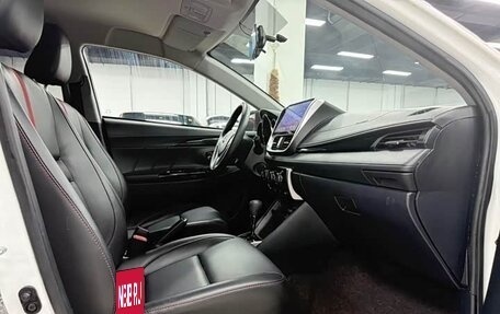 Toyota Yaris XP150 рестайлинг, 2022 год, 1 170 000 рублей, 9 фотография