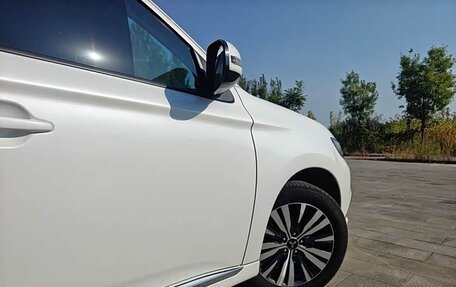 Mitsubishi Outlander III рестайлинг 3, 2022 год, 1 870 008 рублей, 9 фотография