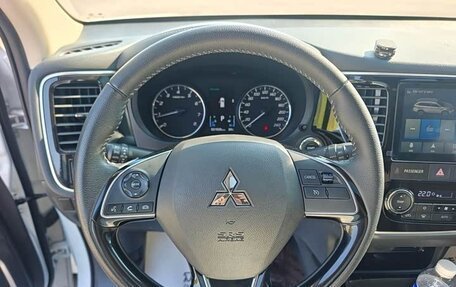 Mitsubishi Outlander III рестайлинг 3, 2022 год, 1 870 008 рублей, 14 фотография