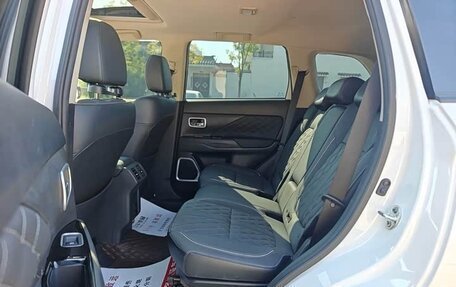 Mitsubishi Outlander III рестайлинг 3, 2022 год, 1 870 008 рублей, 22 фотография