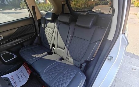 Mitsubishi Outlander III рестайлинг 3, 2022 год, 1 870 008 рублей, 23 фотография