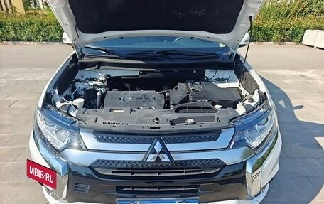 Mitsubishi Outlander III рестайлинг 3, 2022 год, 1 870 008 рублей, 27 фотография
