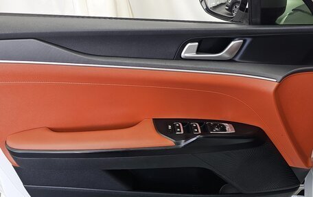 KIA K5, 2022 год, 2 420 000 рублей, 8 фотография