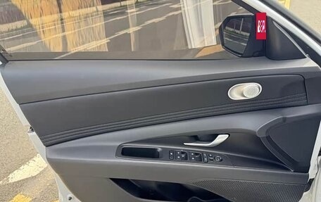 Hyundai Elantra, 2023 год, 1 752 000 рублей, 13 фотография