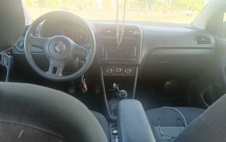 Volkswagen Polo VI (EU Market), 2013 год, 780 000 рублей, 18 фотография