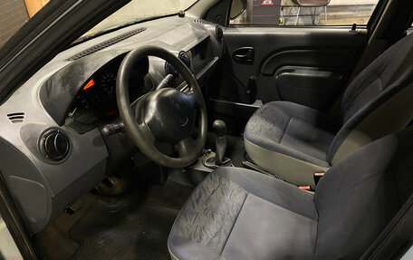 Renault Logan I, 2005 год, 200 000 рублей, 3 фотография