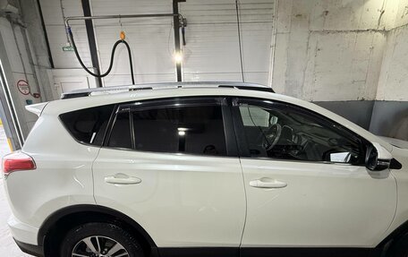 Toyota RAV4, 2017 год, 2 350 000 рублей, 9 фотография