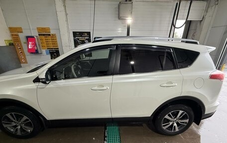 Toyota RAV4, 2017 год, 2 350 000 рублей, 5 фотография