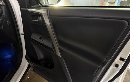 Toyota RAV4, 2017 год, 2 350 000 рублей, 21 фотография