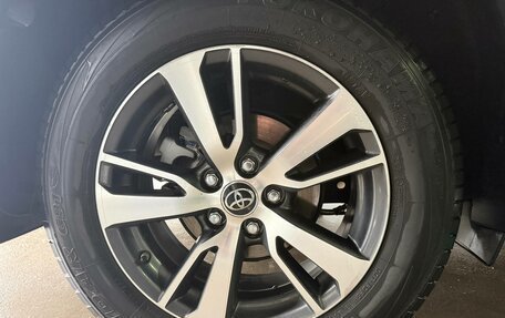 Toyota RAV4, 2017 год, 2 350 000 рублей, 32 фотография