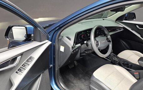 KIA Niro, 2022 год, 2 050 000 рублей, 18 фотография