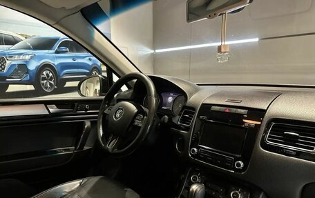 Volkswagen Touareg III, 2011 год, 1 795 000 рублей, 9 фотография