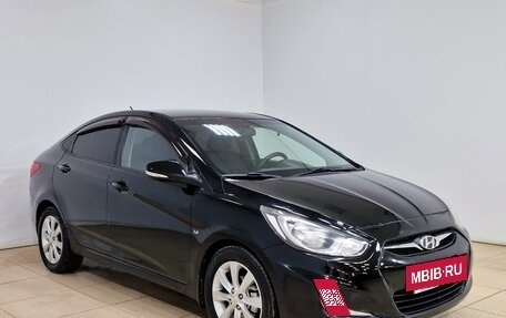 Hyundai Solaris II рестайлинг, 2012 год, 720 000 рублей, 3 фотография