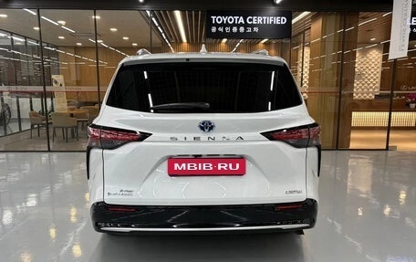 Toyota Sienna, 2025 год, 8 678 000 рублей, 4 фотография