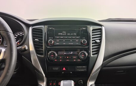 Mitsubishi Pajero Sport III рестайлинг, 2018 год, 2 600 000 рублей, 11 фотография