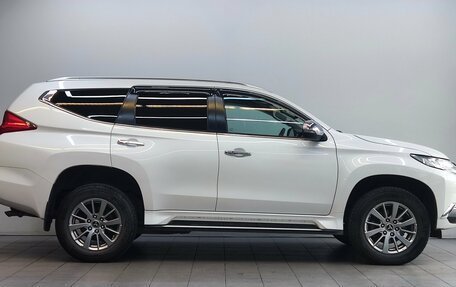 Mitsubishi Pajero Sport III рестайлинг, 2018 год, 2 600 000 рублей, 4 фотография