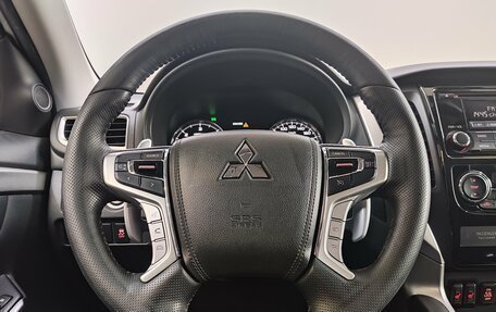 Mitsubishi Pajero Sport III рестайлинг, 2018 год, 2 600 000 рублей, 10 фотография
