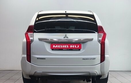 Mitsubishi Pajero Sport III рестайлинг, 2018 год, 2 600 000 рублей, 6 фотография