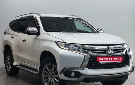 Mitsubishi Pajero Sport III рестайлинг, 2018 год, 2 600 000 рублей, 3 фотография