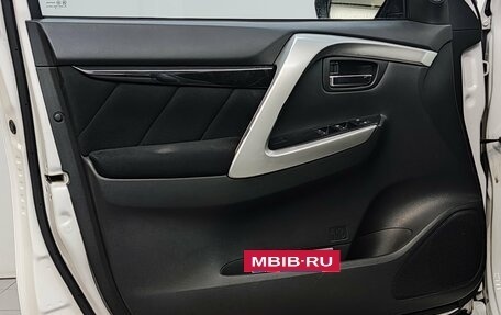 Mitsubishi Pajero Sport III рестайлинг, 2018 год, 2 600 000 рублей, 32 фотография