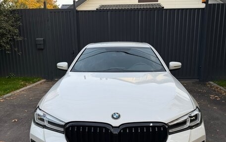 BMW 5 серия, 2018 год, 2 700 000 рублей, 8 фотография