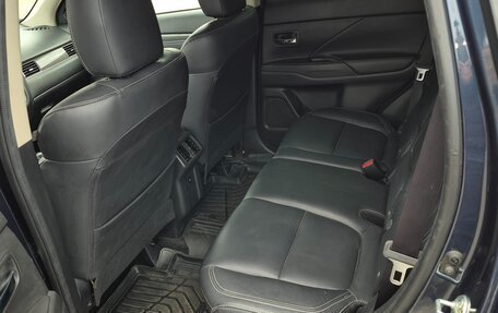 Mitsubishi Outlander III рестайлинг 3, 2019 год, 2 970 000 рублей, 9 фотография