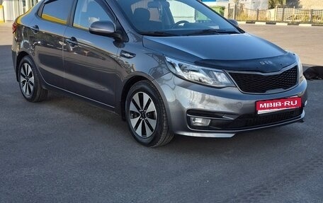 KIA Rio III рестайлинг, 2017 год, 995 000 рублей, 1 фотография