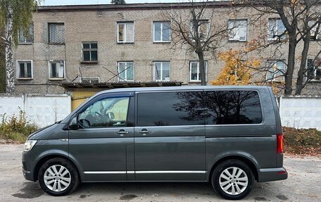 Volkswagen Multivan T6 рестайлинг, 2018 год, 4 500 000 рублей, 2 фотография