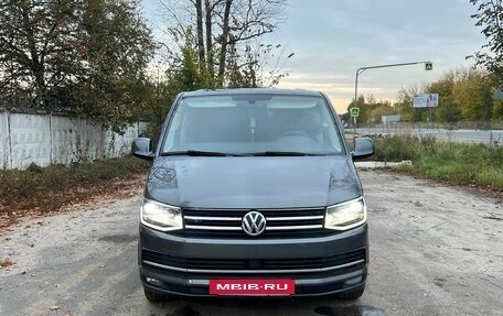 Volkswagen Multivan T6 рестайлинг, 2018 год, 4 500 000 рублей, 3 фотография