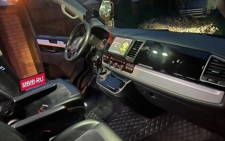 Volkswagen Multivan T6 рестайлинг, 2018 год, 4 500 000 рублей, 8 фотография