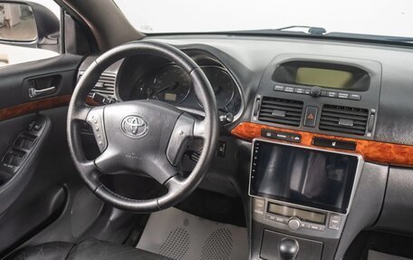 Toyota Avensis III рестайлинг, 2005 год, 939 000 рублей, 10 фотография