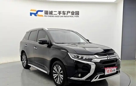 Mitsubishi Outlander III рестайлинг 3, 2022 год, 2 291 255 рублей, 1 фотография