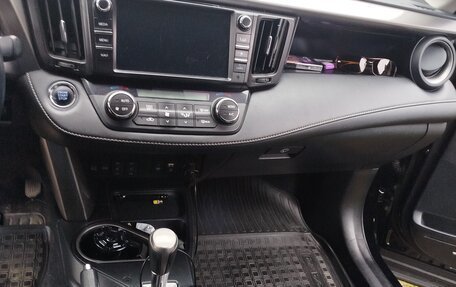 Toyota RAV4, 2016 год, 2 100 000 рублей, 10 фотография