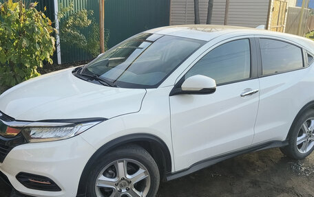 Honda Vezel, 2020 год, 1 900 000 рублей, 2 фотография