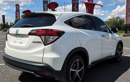 Honda Vezel, 2020 год, 1 900 000 рублей, 13 фотография