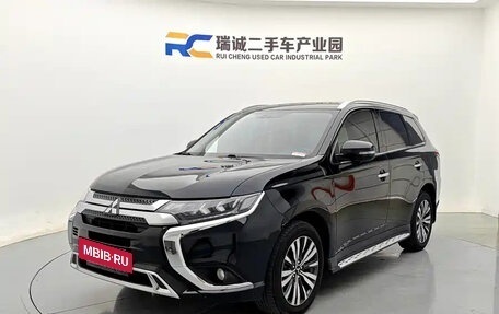 Mitsubishi Outlander III рестайлинг 3, 2022 год, 2 291 255 рублей, 3 фотография