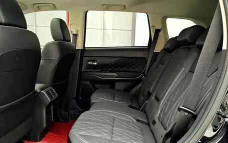 Mitsubishi Outlander III рестайлинг 3, 2022 год, 2 291 255 рублей, 14 фотография