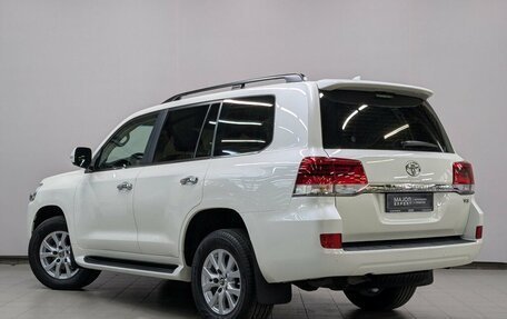 Toyota Land Cruiser 200, 2017 год, 8 300 000 рублей, 3 фотография