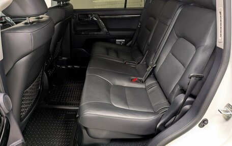 Toyota Land Cruiser 200, 2017 год, 8 300 000 рублей, 5 фотография