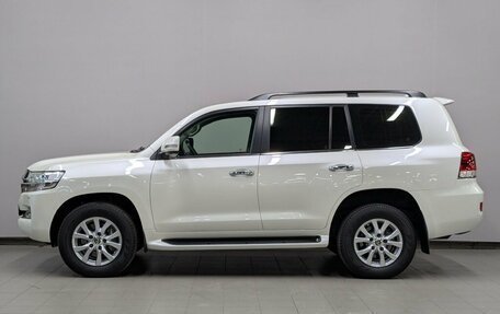 Toyota Land Cruiser 200, 2017 год, 8 300 000 рублей, 6 фотография