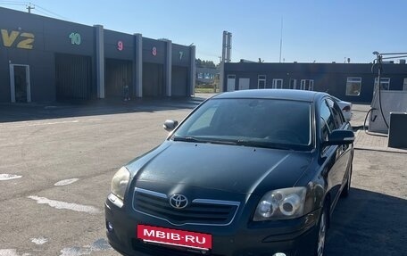 Toyota Avensis III рестайлинг, 2006 год, 740 000 рублей, 2 фотография