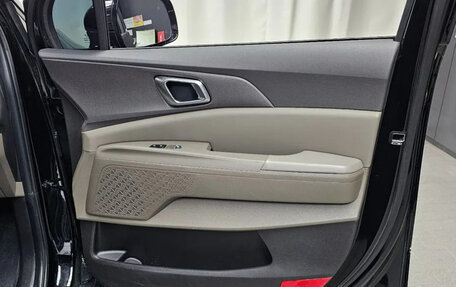 KIA Carnival, 2023 год, 16 фотография
