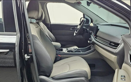 KIA Carnival, 2023 год, 17 фотография