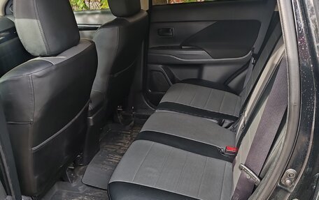 Mitsubishi Outlander III рестайлинг 3, 2019 год, 1 400 000 рублей, 7 фотография